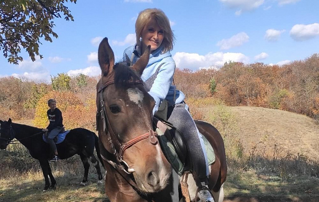 Конная прогулка в Ставрополе. Подарочные сертификаты Ultra Подарки. Купить оригинальный подарок или подарочный сертификат на Конную прогулка для двоих в Ставрополе. Сервис UltraPodarki.ru 8-800-505-9530. Катание на лошадях, Прогулка на лошади, Прогулка на лошадях для двоих,кони, конный клуб, конный клуб Horse Travel, конная прогулка, конная прогулка в Ставрополе